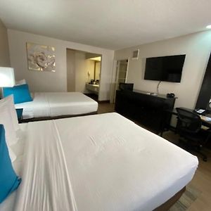 Stanford Inn & Suites Anaheim